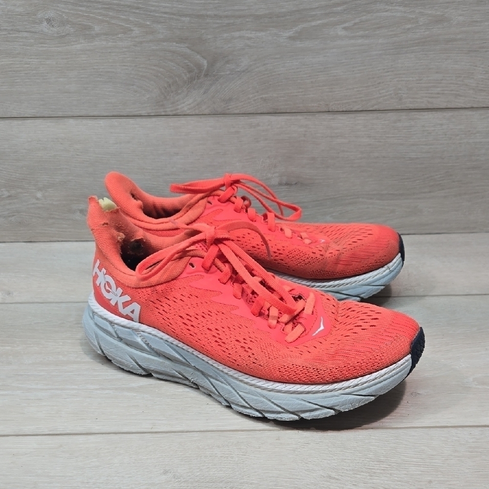 Hoka One One Women's Clifton 7 Red Running Shoes Athletic Sneakers Sz 7.5